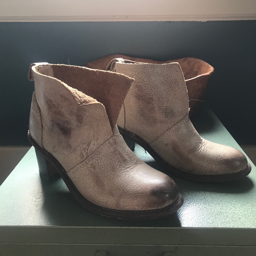 HOLDING HORSES Slice Ankle Booties, Leather, 6 - Picture 2 of 6